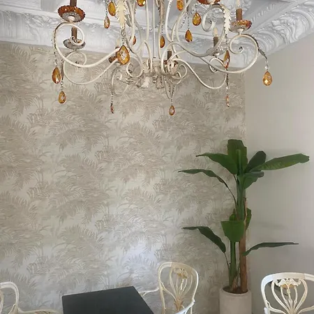 Comares 山林小屋 *