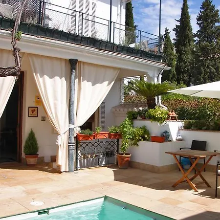 Comares غرناطة