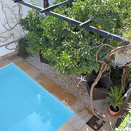 Lodge Comares *