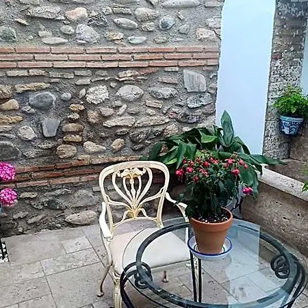 Comares Lodge *