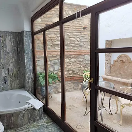 Comares